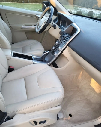 Volvo XC 60 cena 59000 przebieg: 350000, rok produkcji 2017 z Halinów małe 121